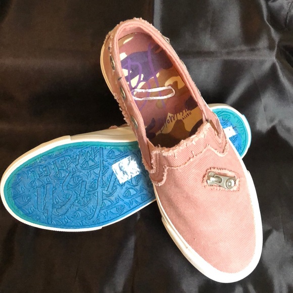 Blowfish Malibu Mariachi Sneakers. - Picture 4 of 6